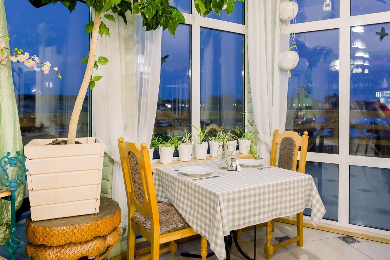 Kvetky Yablyni Hotel Sutoki Buitenkant foto