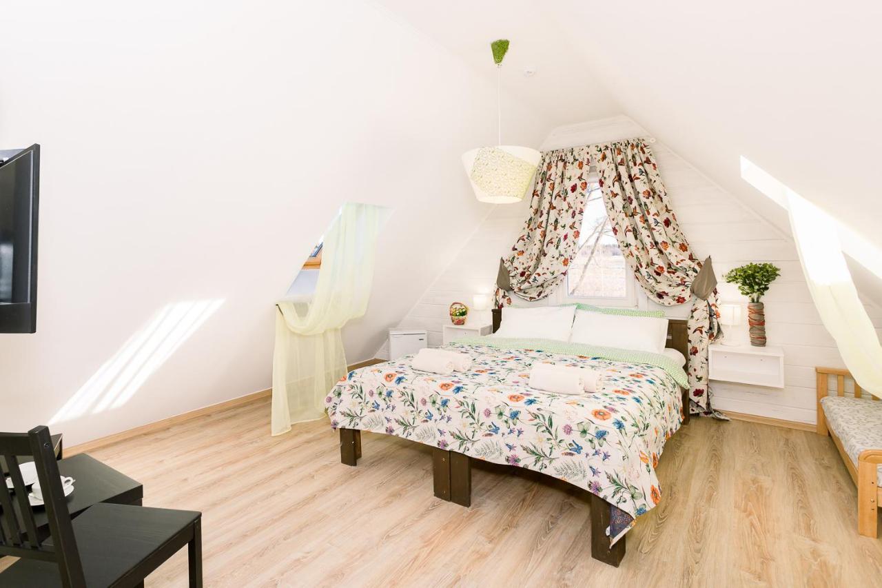 Kvetky Yablyni Hotel Sutoki Buitenkant foto