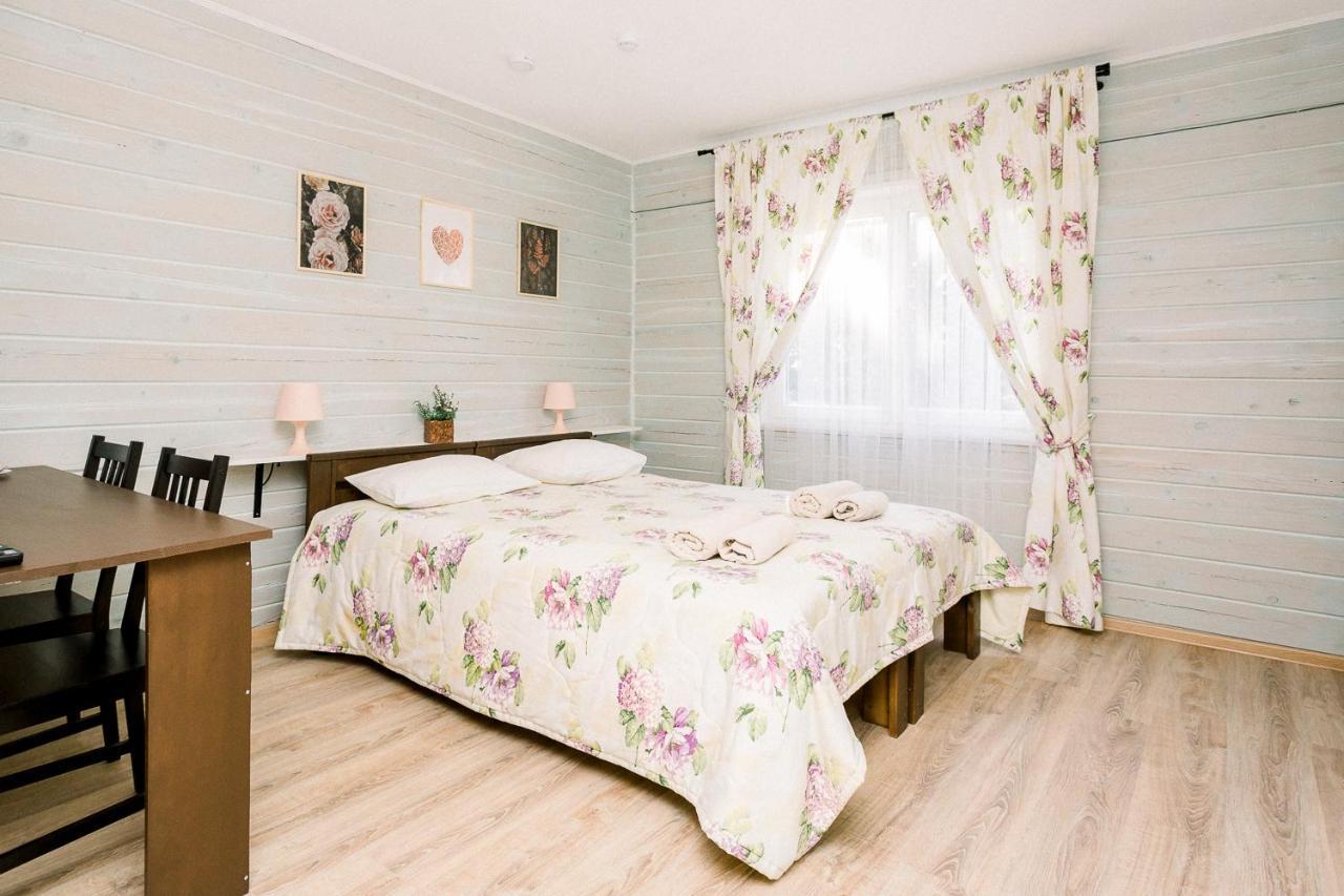 Kvetky Yablyni Hotel Sutoki Buitenkant foto